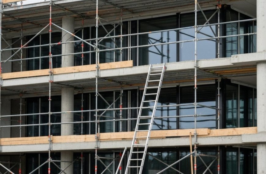 Jakie drabiny i rusztowania są najbezpieczniejsze?